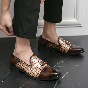 Мужская кожаная обувь, повседневная официальная деловая мужская обувь, Модная черная обувь в стиле ретро, Мужские лоферы без застежки, Zapatos Hombre