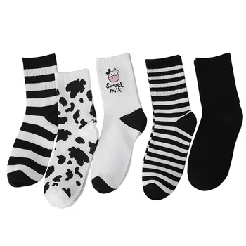 Милые Женские носки с принтом коровы, Корейские модные хлопчатобумажные носки, женские повседневные полосатые дышащие носки средней длины