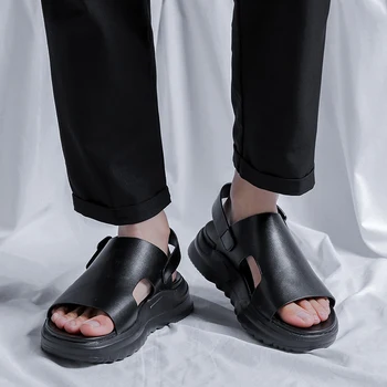 Новые мужские летние сандалии из натуральной кожи черного цвета, повседневная пляжная обувь на толстой подошве, мужские нескользящие уличные молодежные дизайнерские сандалии на платформе