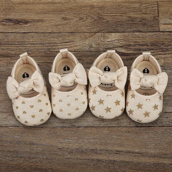 Войди в моду с нашей очаровательной обувью для девочек с рисунком мультяшного медведя, детскими кроссовками 0-18 месяцев