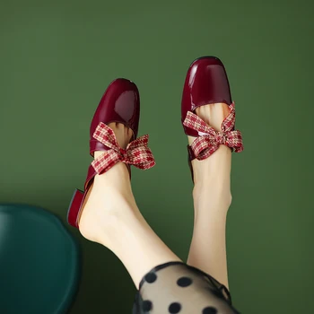 В 2023 году; Летняя обувь; Стильные женские тапочки женские закрытые тапочки на плоской подошве