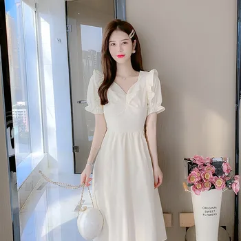 Go Zhuifeng Sweet Summer Принесла однотонную юбку с короткими рукавами 